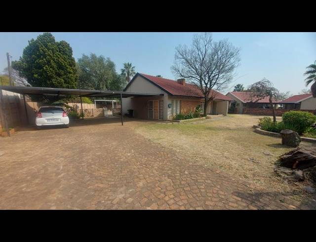 4 BEDROOM HOUSE FOR SALE IN FARRAR PARK